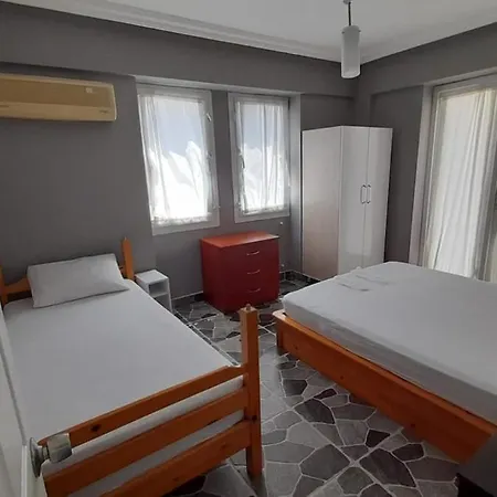 Four Two Bathrooms In The Center Of Apartament Fethiye