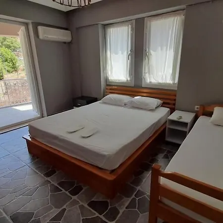 アパート Four Two Bathrooms In The Center Of フェティエ