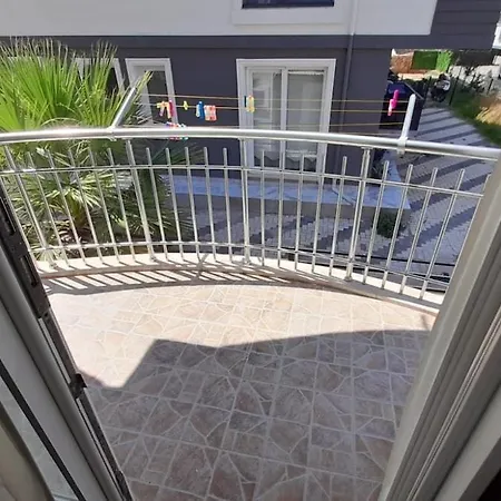 Four Two Bathrooms In The Center Of Apartament Fethiye