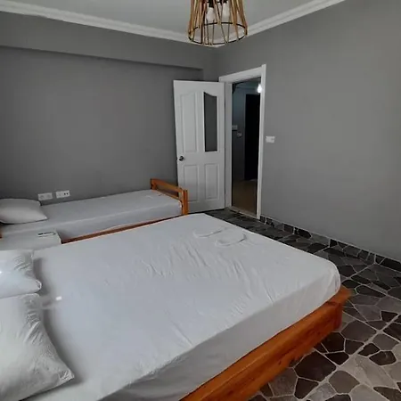 Four Two Bathrooms In The Center Of Apartament *